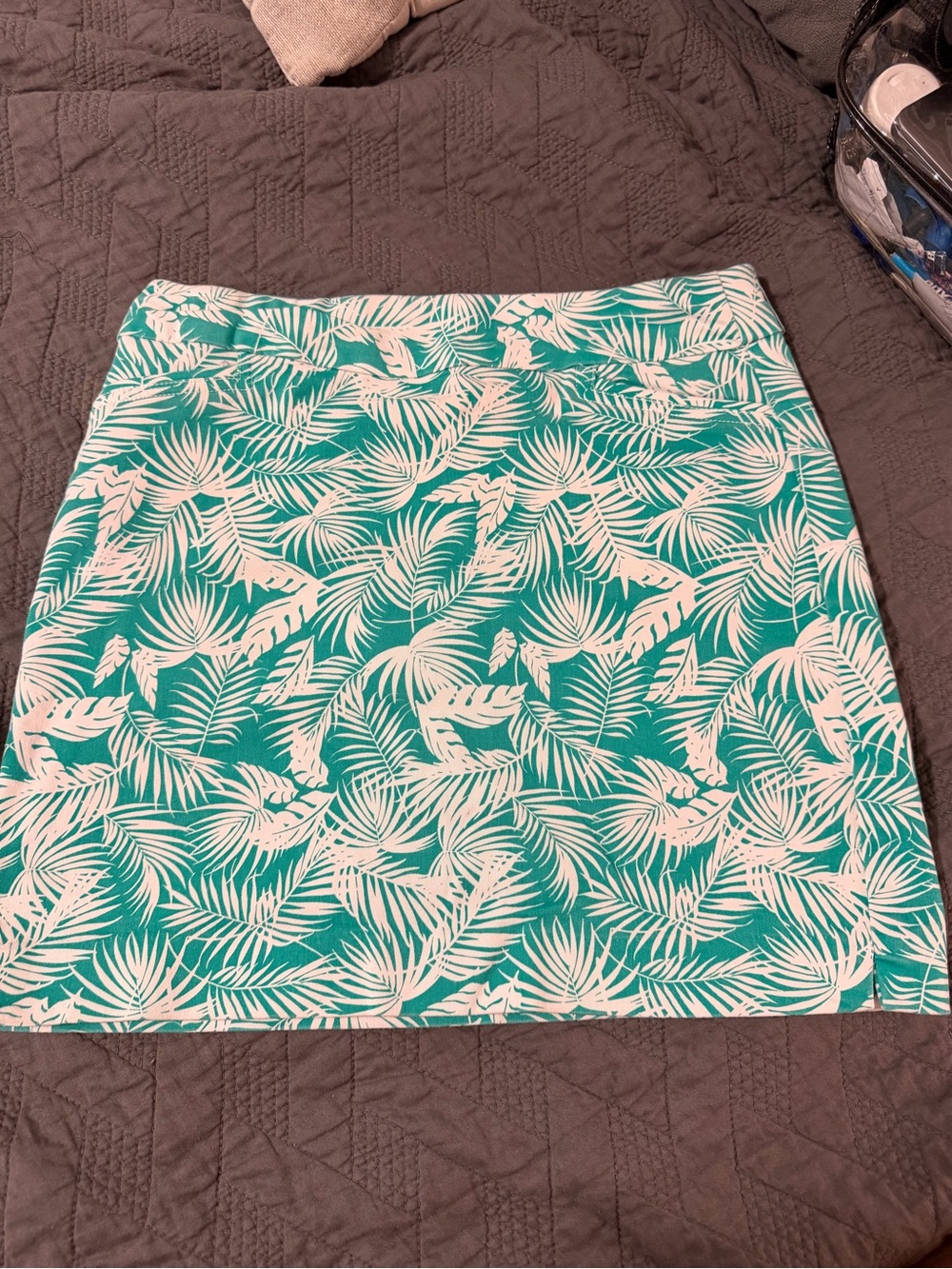 croft & barrow Teal and White Tropical Leaf Mini Skirt